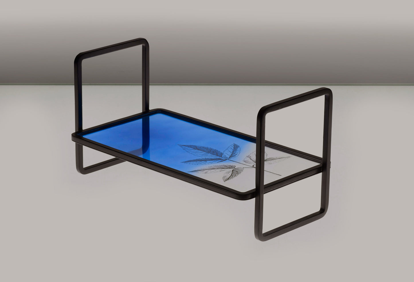 ONE TWO TRAY